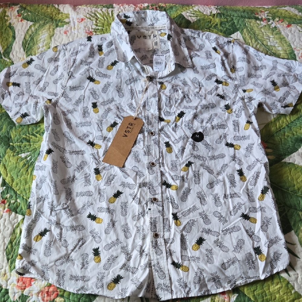 VSTR Tillys White Pineapple Print Button-Up Shirt Size M